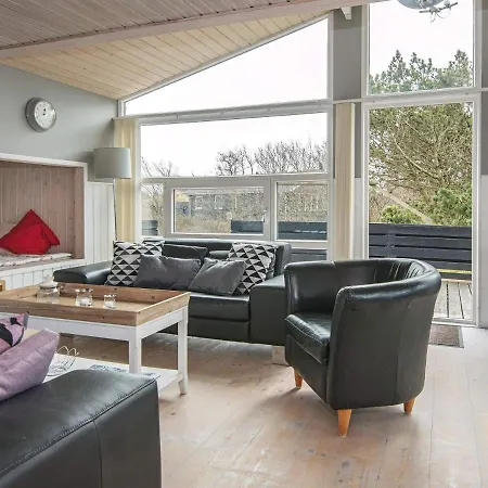 Three-bedroom Holiday In 8 度假居 *
