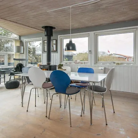 בית נופש Three-bedroom Holiday In 8
