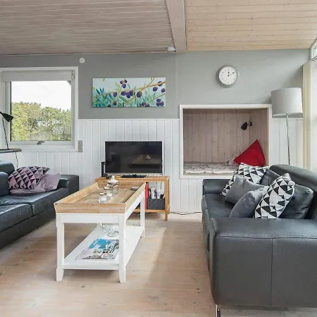 Three-bedroom Holiday In 8 בית נופש *